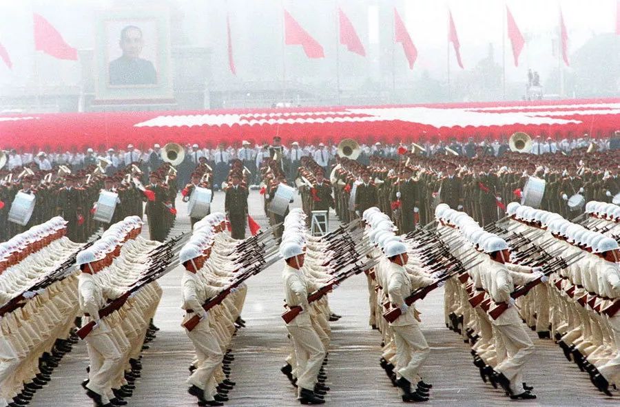中國閱兵史上的霸氣瞬間，回顧1984年的閱兵盛況，中國閱兵史上的霸氣瞬間，回顧1984年閱兵盛況的震撼瞬間