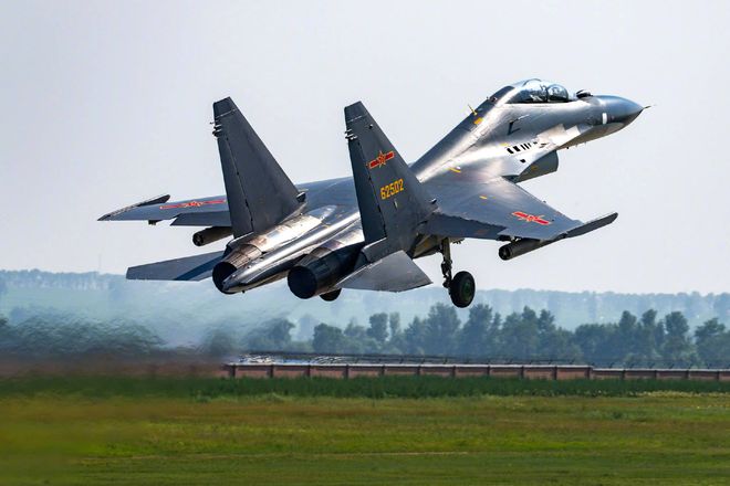 殲-11系列戰(zhàn)斗機(jī)，型號(hào)多樣，展現(xiàn)中國(guó)航空工業(yè)的輝煌成就，殲-11系列戰(zhàn)斗機(jī)，中國(guó)航空工業(yè)的璀璨明珠