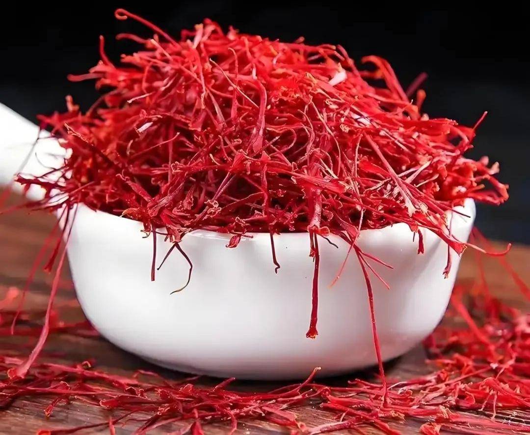男人喝藏紅花壯陽嗎，深度解析藏紅花的功效與影響，深度解析，藏紅花對(duì)男性壯陽功效及影響探討