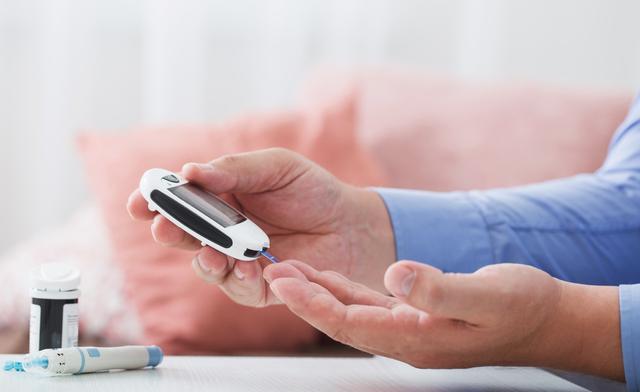 血糖高的7個癥狀及其對生活的影響，血糖高7大癥狀及生活影響概述