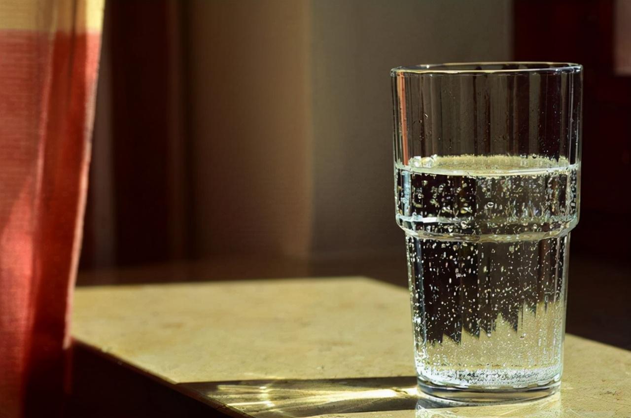 多吃什么能降尿酸——健康飲食指南，健康飲食指南，如何通過飲食降低尿酸水平