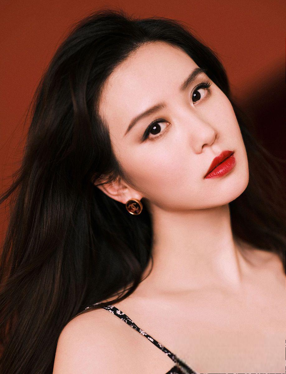 藝人網(wǎng)明星，探索明星的世界，發(fā)現(xiàn)無(wú)限魅力，探索明星世界，藝人網(wǎng)帶你領(lǐng)略無(wú)限魅力