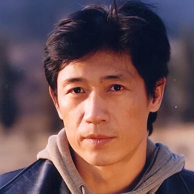 演員石涼的個(gè)人資料，深度探索一位才華橫溢的演員之路，石涼，才華橫溢的演員之路深度探索個(gè)人檔案