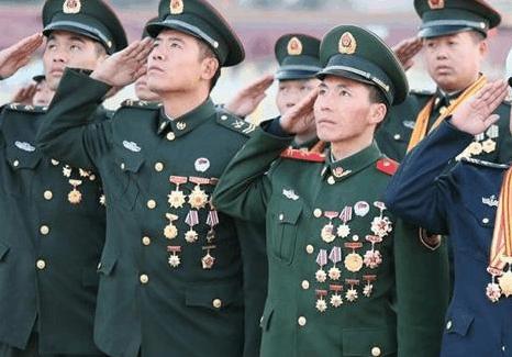 軍士長是什么級別？深入了解軍士長的職責與地位，軍士長的職責與地位，揭秘軍士長的級別與角色