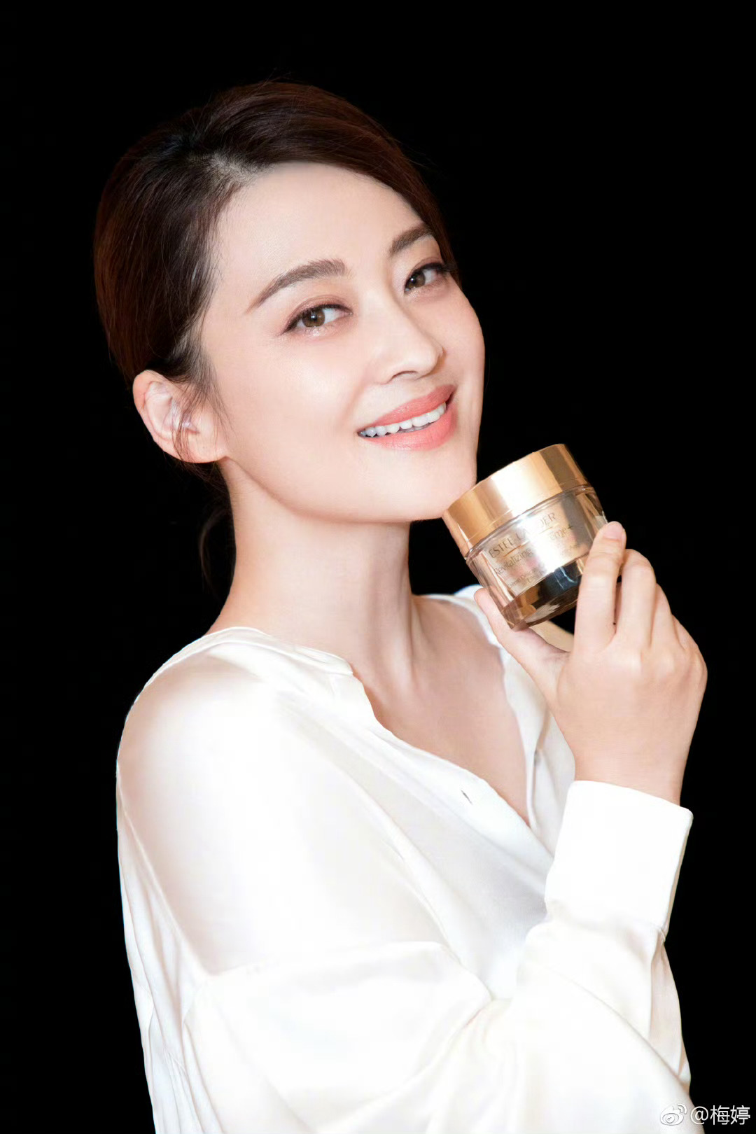 梅婷個人資料簡介及現(xiàn)任職務(wù)概述，梅婷個人資料與現(xiàn)任職務(wù)概覽