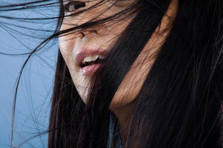 白頭發(fā)怎么根治變黑發(fā)，全面解析白發(fā)成因與有效解決方案，白頭發(fā)轉(zhuǎn)黑發(fā)，全面解析成因及有效解決方案