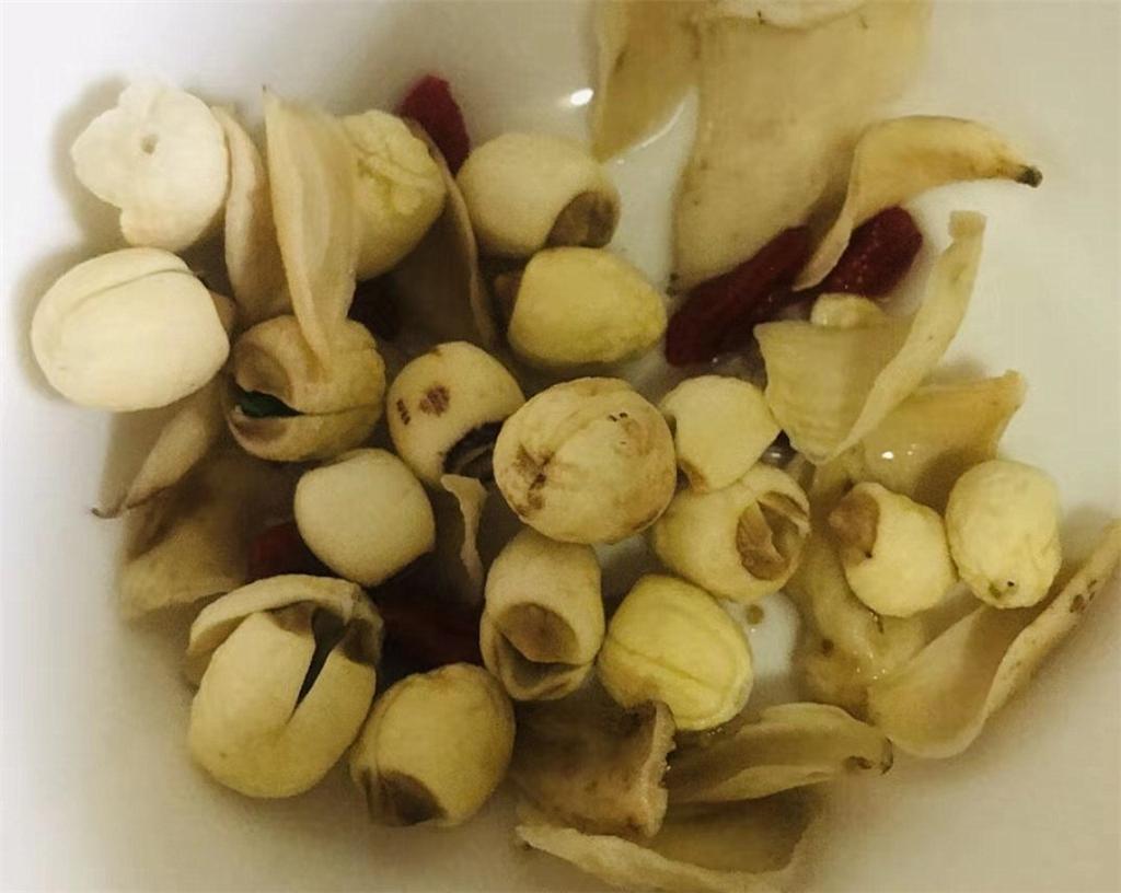 銀耳蓮子羹的制作方法與美味秘訣，銀耳蓮子羹的制作方法與美味秘訣分享！