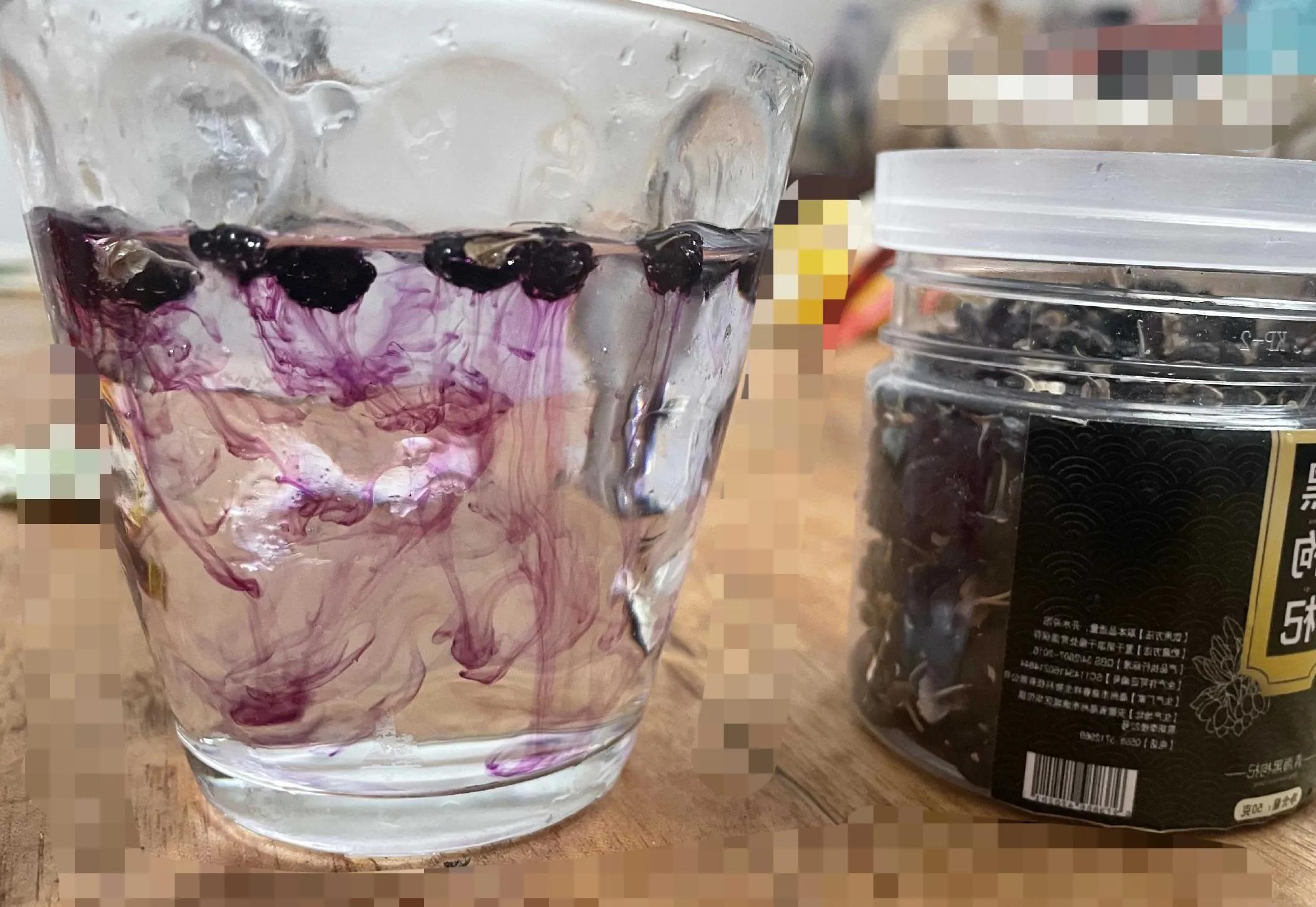 黑枸杞泡水一次放幾?！綄ぷ罴延昧颗c養(yǎng)生效果，黑枸杞泡水最佳用量與養(yǎng)生效果探索，一次應(yīng)放幾粒？