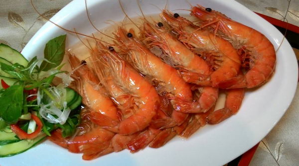 孕婦可以吃蝦嗎？——關(guān)于孕婦飲食中的蝦類食品探討，關(guān)于孕婦飲食中的蝦類食品，孕婦能否吃蝦？