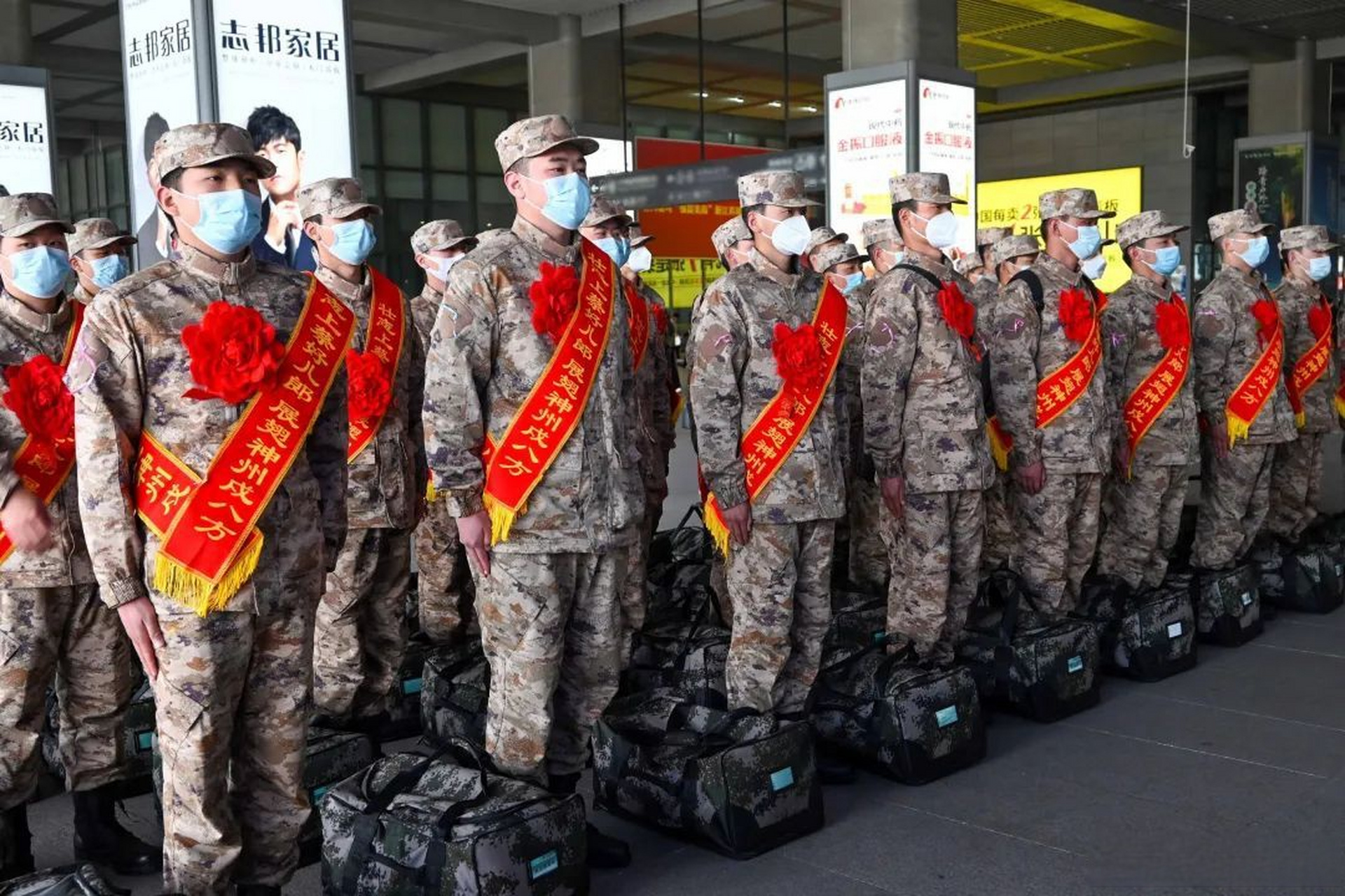 探索未來戰(zhàn)士風(fēng)采，2023新式軍裝圖片展示，未來戰(zhàn)士風(fēng)采揭秘，2023新式軍裝圖片展示