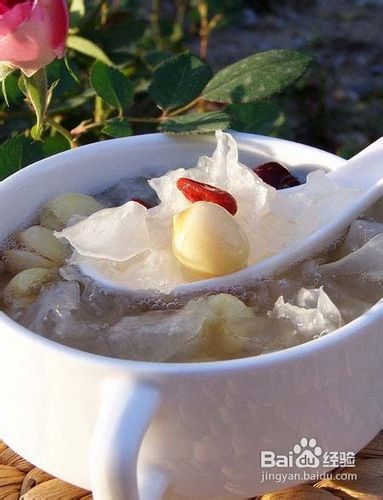 銀耳蓮子湯，傳統(tǒng)美味湯品的做法與養(yǎng)生秘訣，銀耳蓮子湯，傳統(tǒng)美味與養(yǎng)生之道的完美結(jié)合